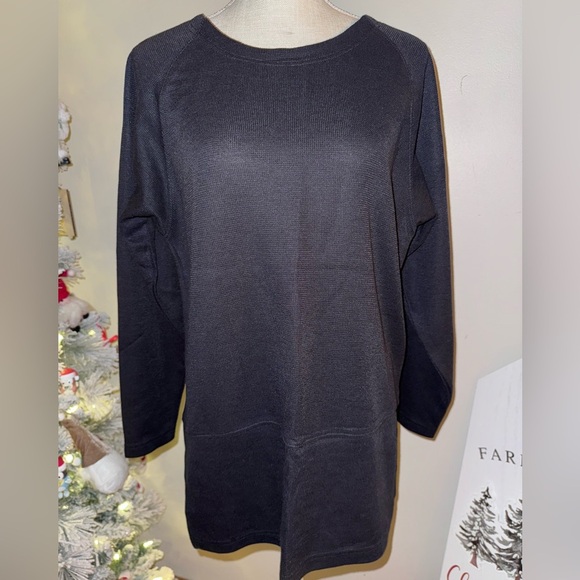 Maggie Lawrence Black Long Sleeve split side waffle knit type top. EUC size S - Picture 1 of 11